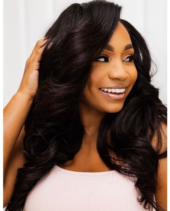 Influencer Jalisa wearing SL Raw Natural Wavy Hair