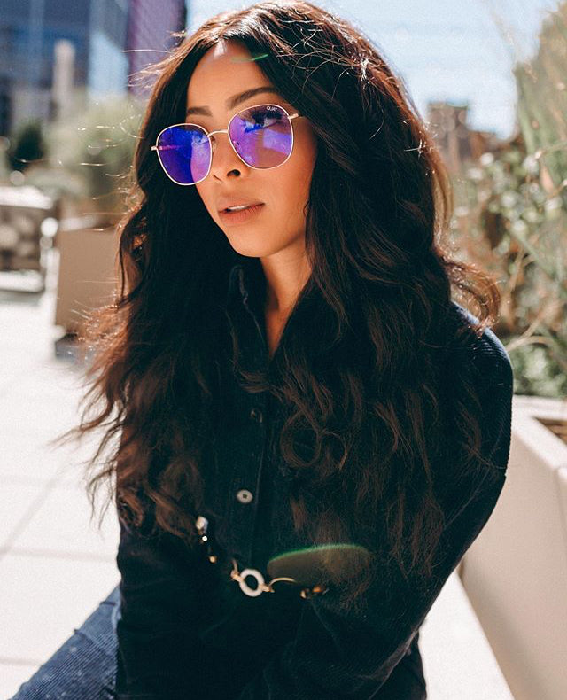 Rachel Mooreland is a true #SLRawGirl wearing the Loose Curly Hair Collection on found at SL Raw Virgin Hair 